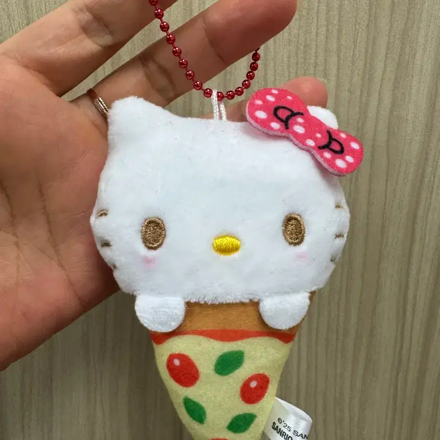 산리오 헬로키티 피자 키링 가챠 새상품