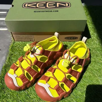 새상품 KEEN 샌들