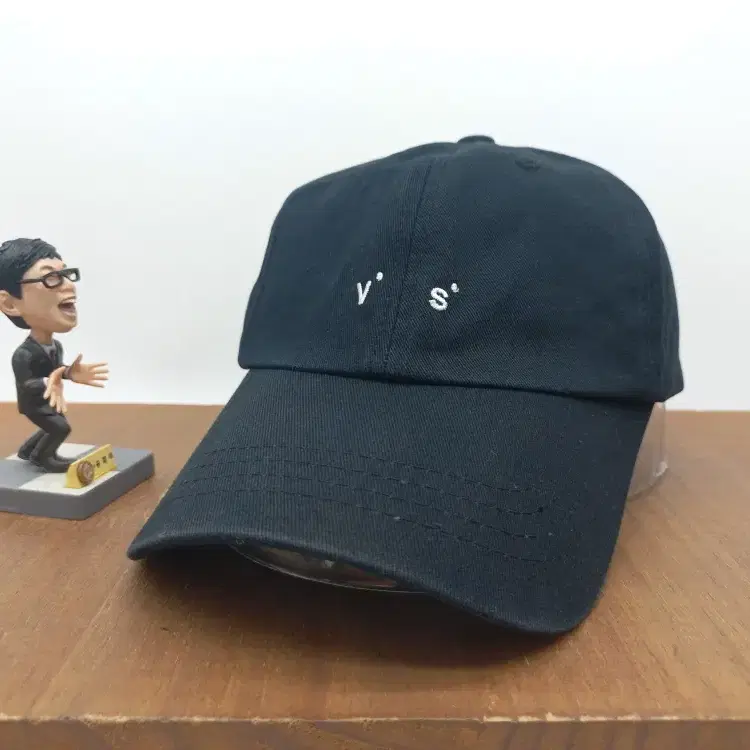 비바스튜디오 컬렉션 자수 로고 스트리트 빈티지 야구 모자 볼캡 블랙