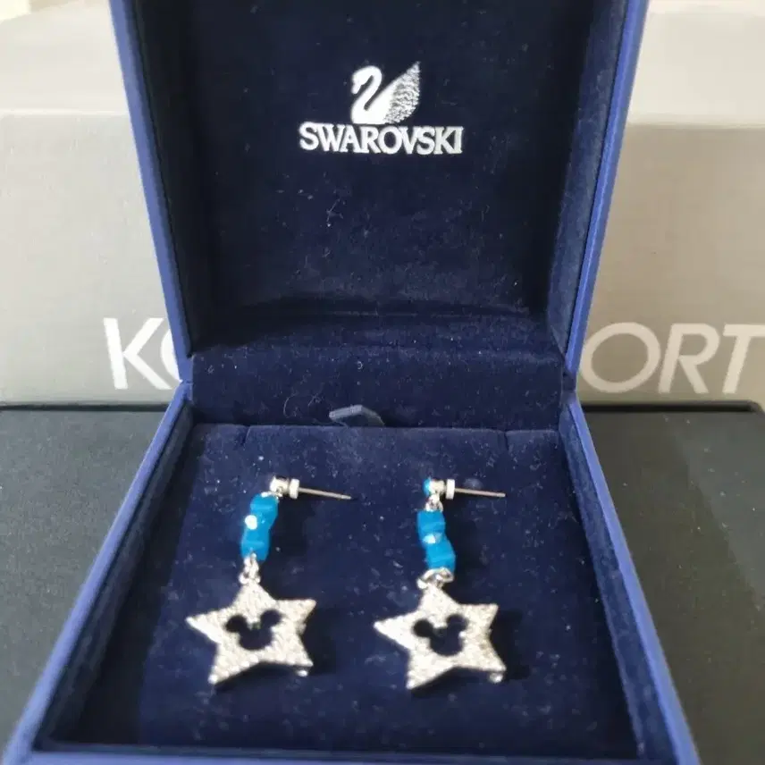 スワロフスキー ディズニー ミッキーマウス 星 ピアス・イヤリング