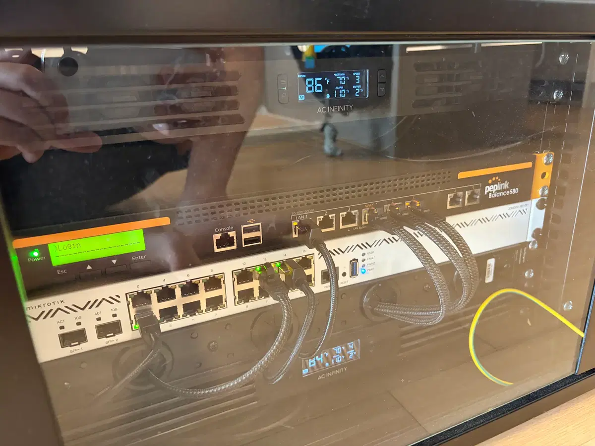Peplink Balance 580 (BPL-580) 기업용 멀티 WAN 로드밸런서