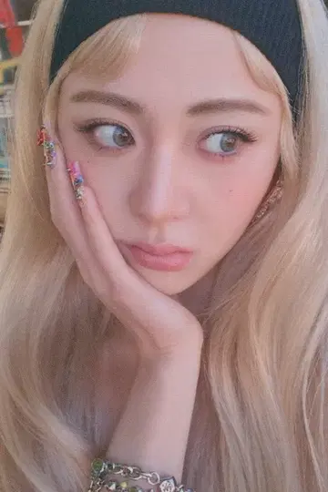 르세라핌 일반 버전 초회 프레스 YUNJIN DIFFERENT 일본반