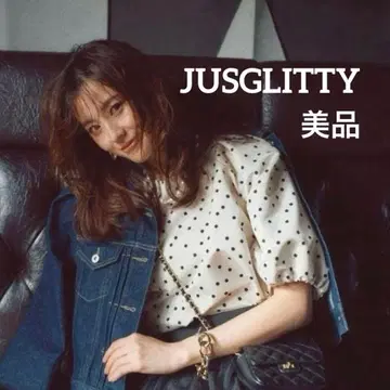 새상품급 볼륨 슬리브 도트 블라우스 티셔츠 도트 무늬 저스길리티