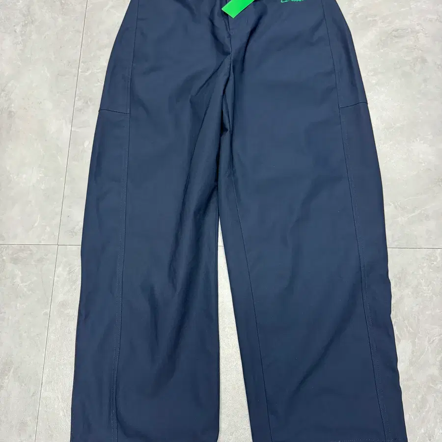 32 베네통 Benetton 26SS 와이드 팬츠 미사용