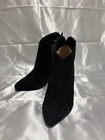 [8/14까지] 긴자 카네마츠 스웨이드 느낌 부티 블랙 22.5cm