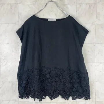BEARDSLEY 린넨 플라워 레이스 슬리브리스 블라우스 블랙