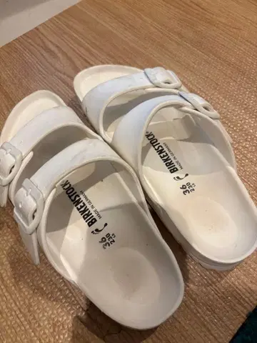 BIRKENSTOCK 샌들 화이트 36