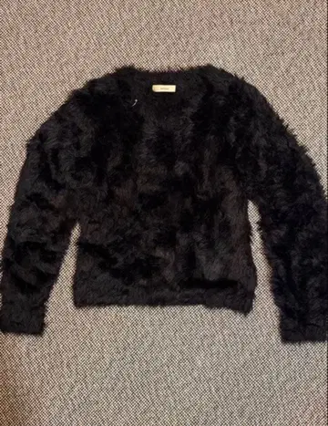 젠틀루이스 Neck Pierce Shaggy Knit
