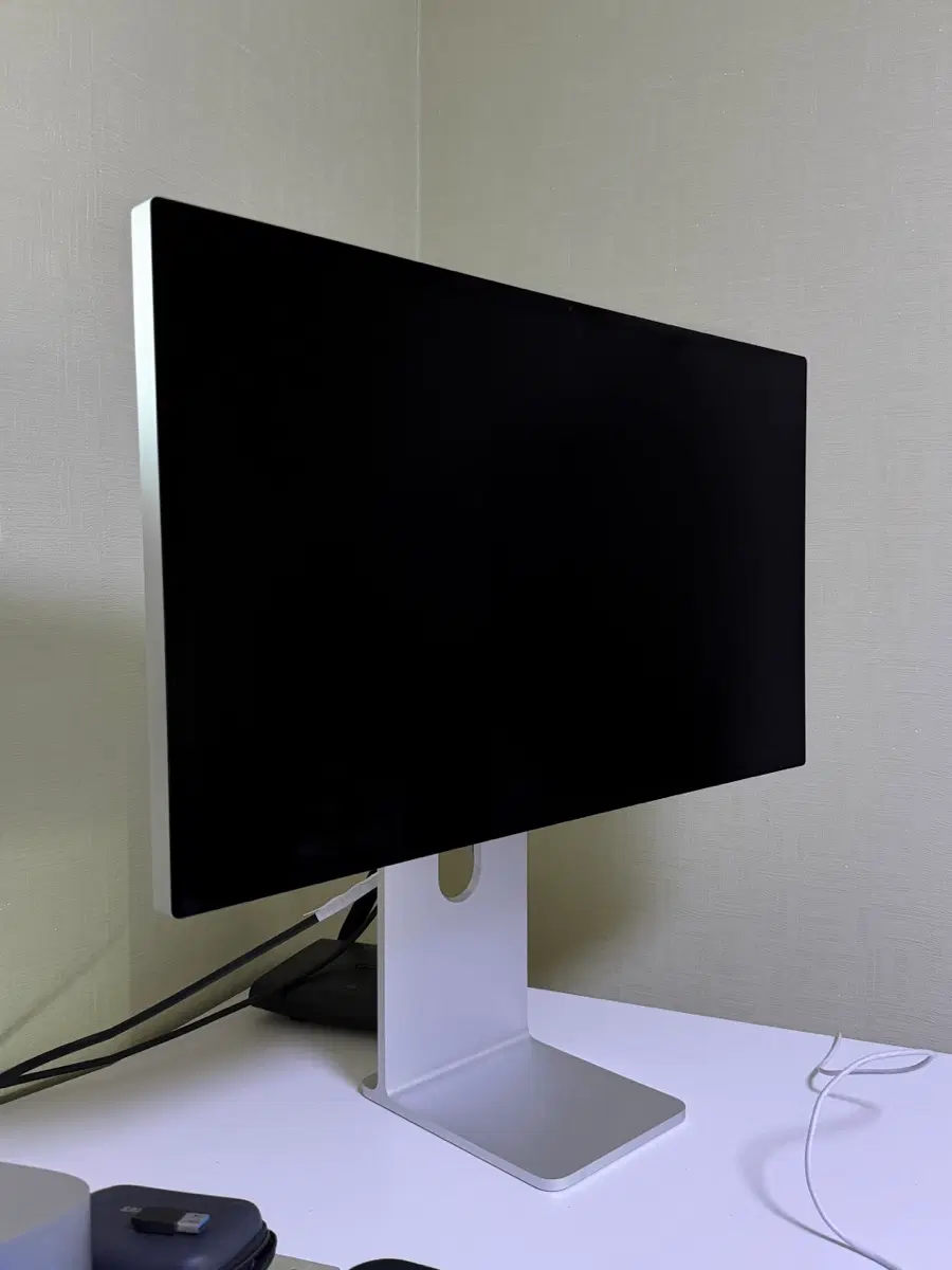 스튜디오 디스플레이 높이 기울기 조절 Apple Studio Display 모니터
