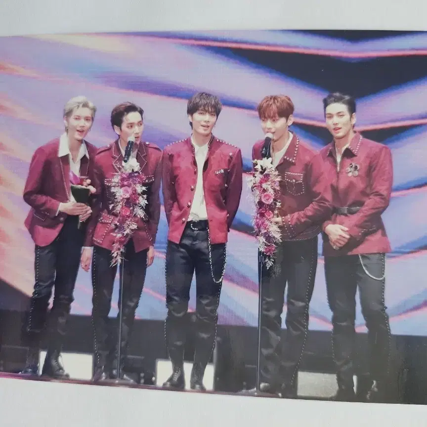 뉴이스트 시상식 사진 엽서 굿즈