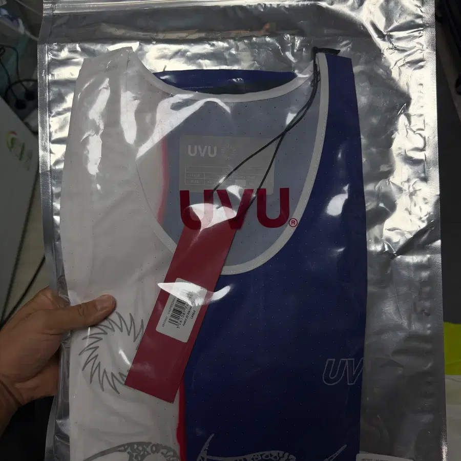UVU 파리에디션 싱글렛 M,L