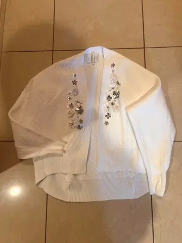 chesty 체스티 마테리얼 비쥬 볼레로 가디건 화이트