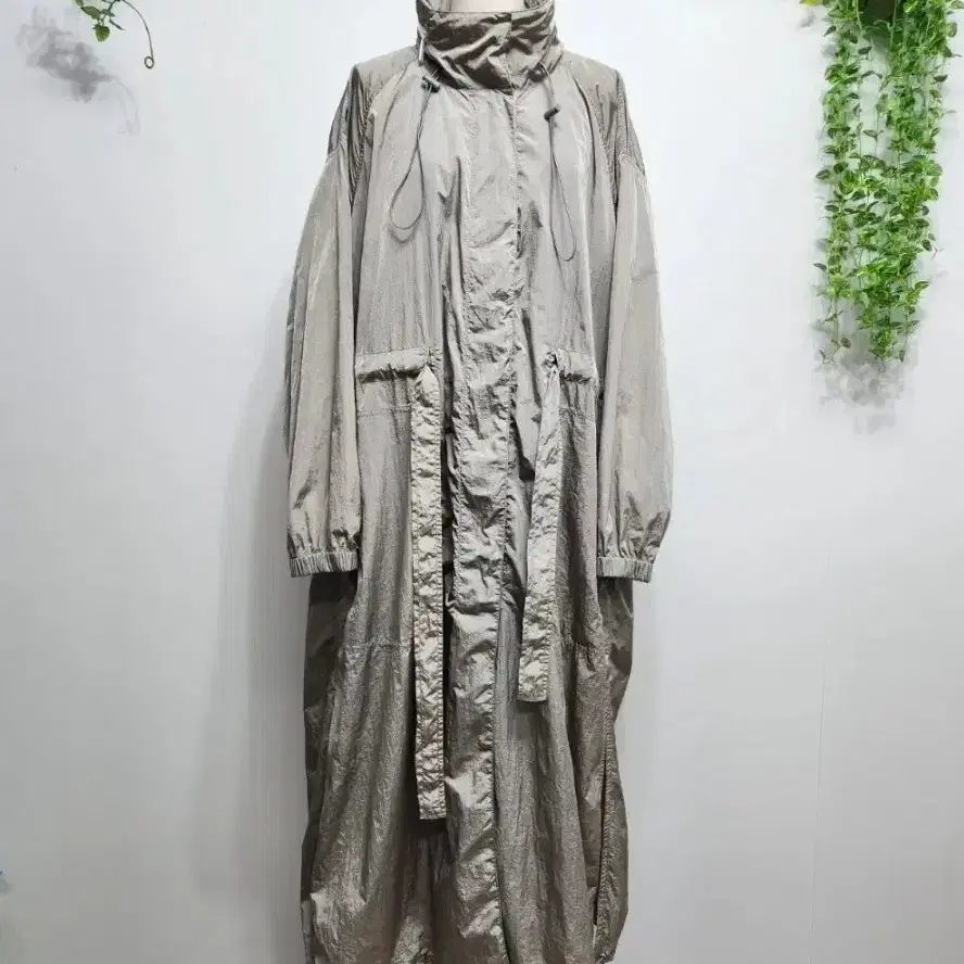 DKNY 20'SS 문정원 롱 바람막이 M 사이즈
