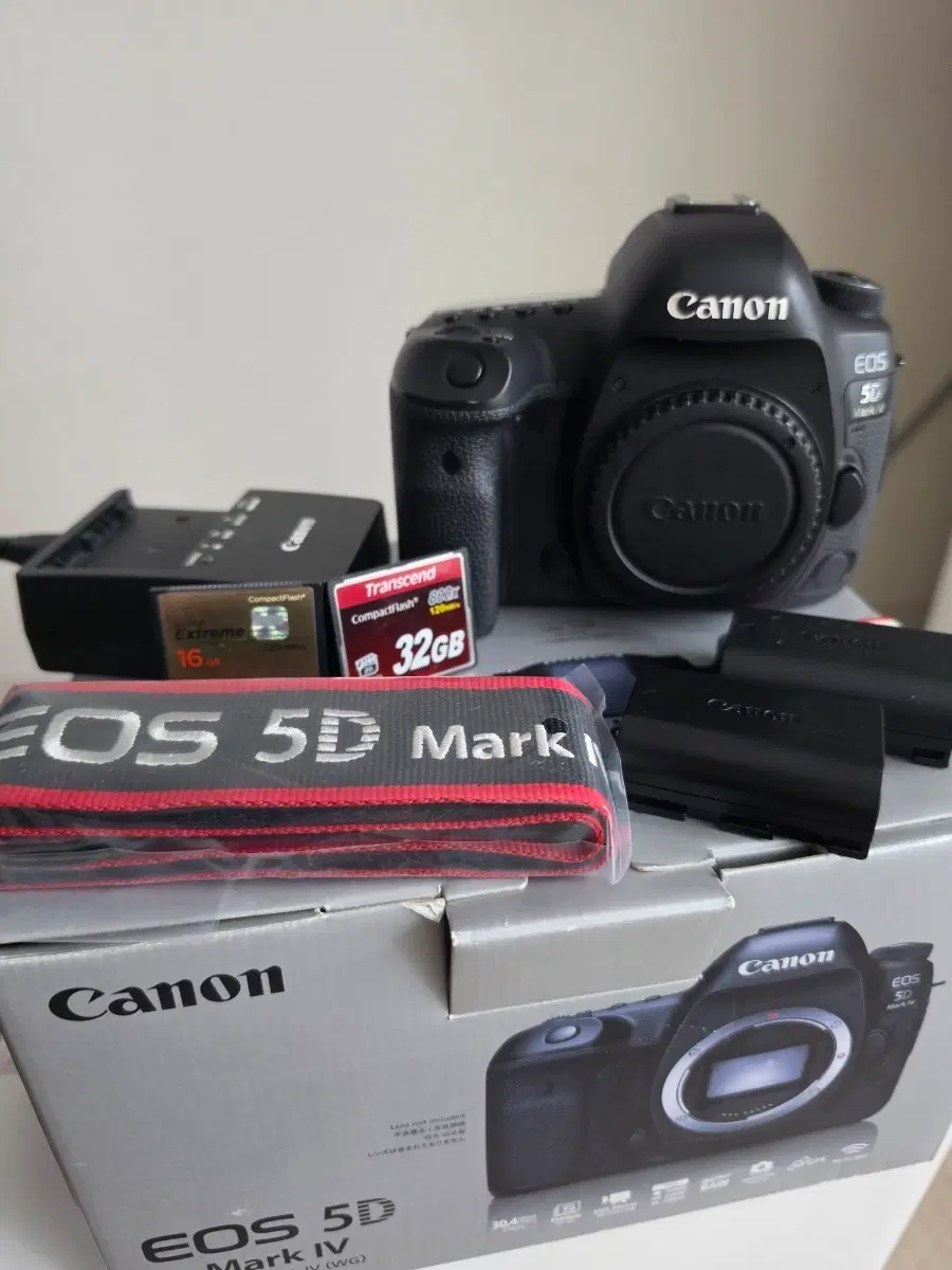 캐논 EOS 5D Mark IV 카메라 풀박스