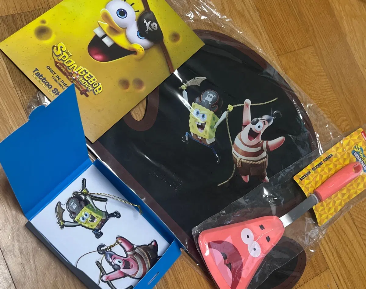 스폰지밥 극장판 굿즈 모음