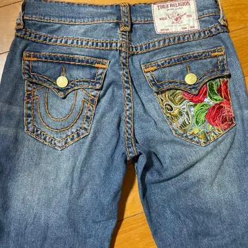 TRUE RELIGION io 착용 Ricky Super T