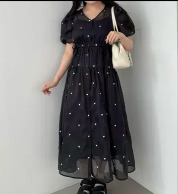 올리브 데 올리브 하트 자수 원피스 블랙 올리브 데 올리브