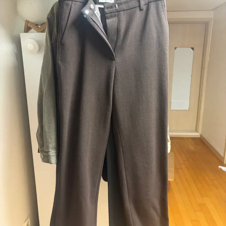 누마레 와이드 부츠컷 헤비울 슬랙스