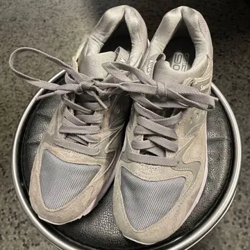 Saucony GRID 9000 그레이 스니커즈