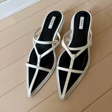 AMERI 아메리 샌들