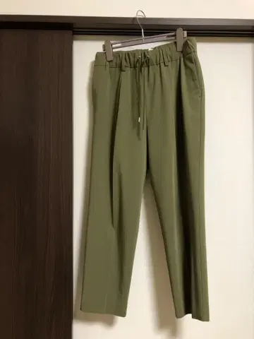 멜로즈 컨버스 도쿄 카키색 팬츠