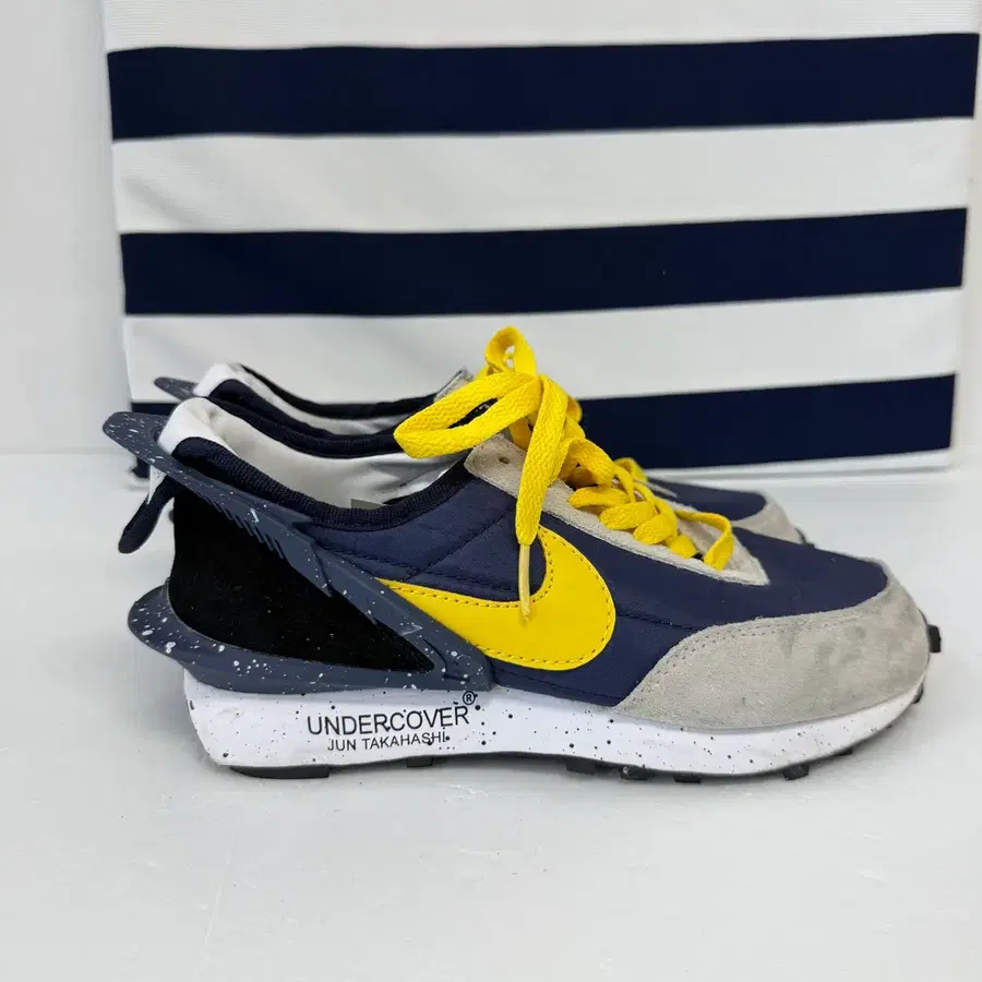 나이키 언더커버 데이브레이크 AA6853-003 240 js