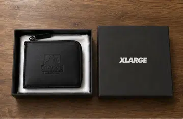 XLARGE 블랙 접이식 지갑