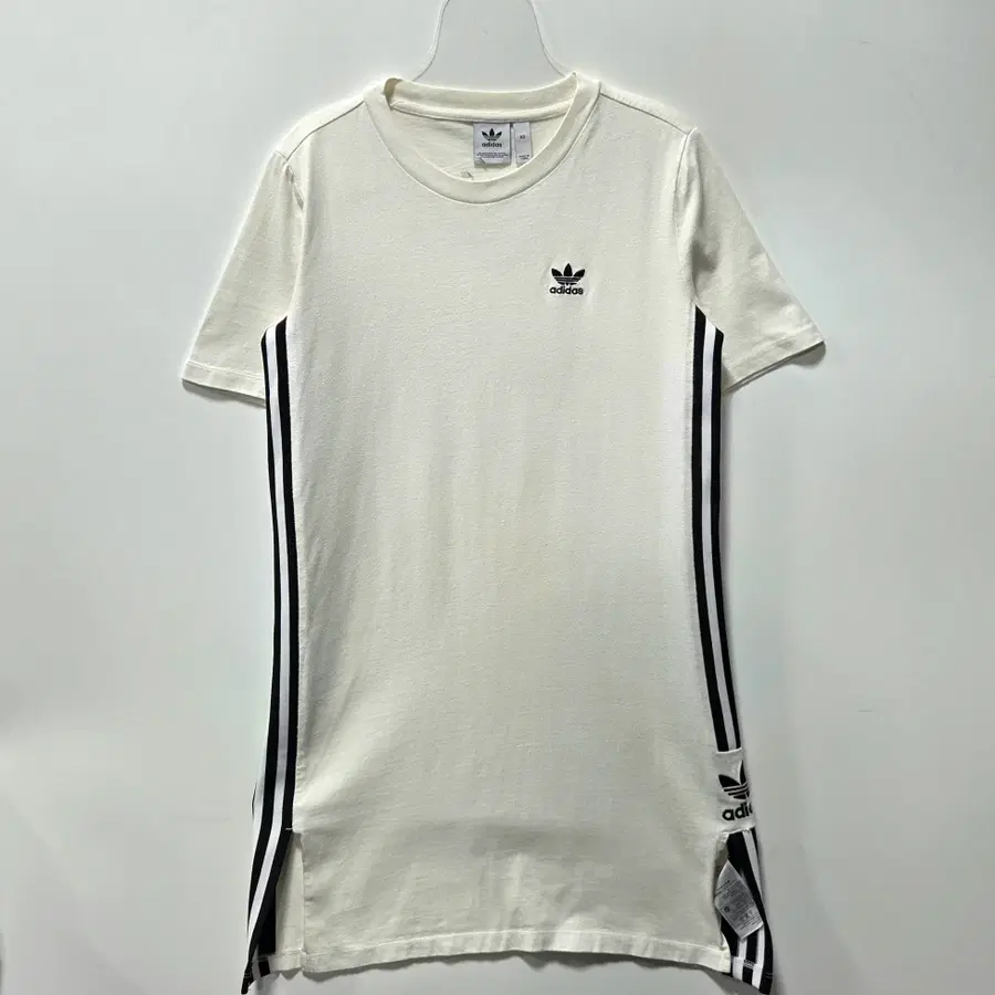 아디다스 락업 트레포일 티 드레스 XS 26080320
