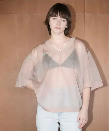 클라네 SHEER V NECK KNIT TOPS