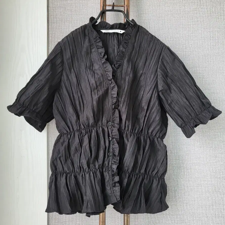 ZARA 프릴블라우스