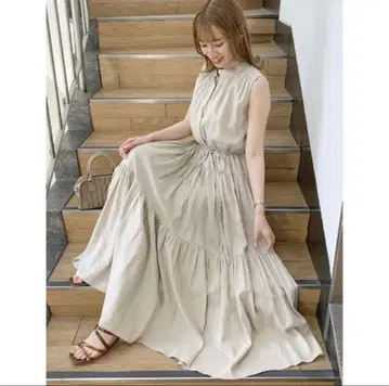 dazzlin 티어드 에어리 원피스 베이지