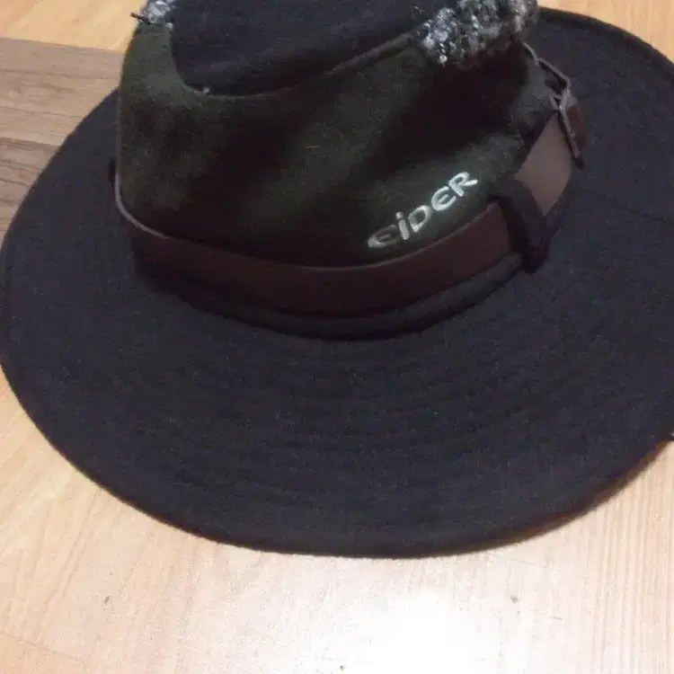6천원구제 아이더 남성 등산 모자 벙거지 중절모 겨울 베