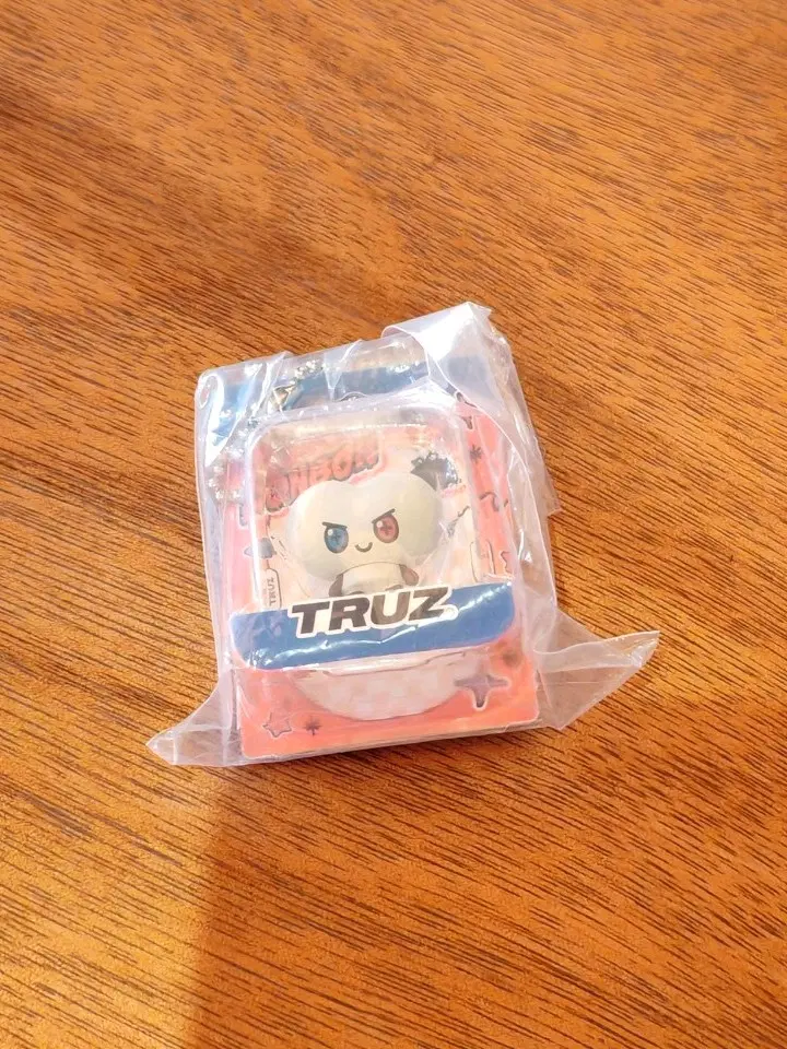 트루즈 truz 블러스터 가챠 준규 본본이 피규어 키링
