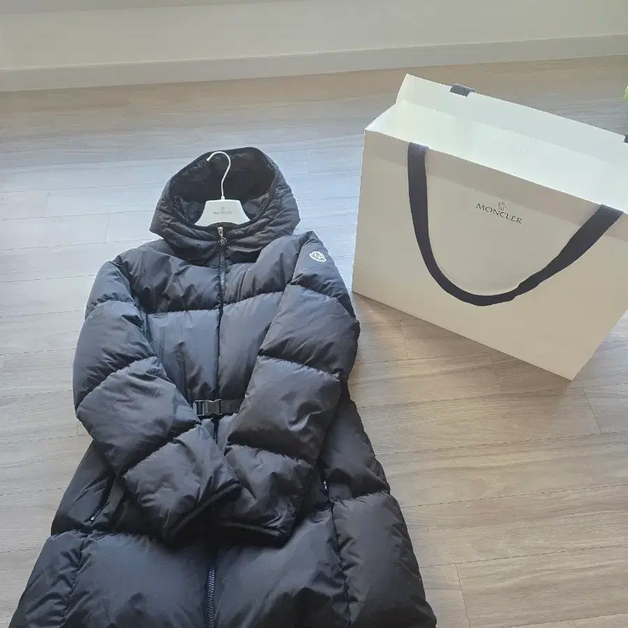 몽클레어 여성 패딩 블랙