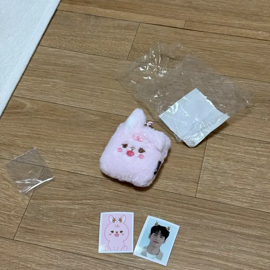 원필 필 증사파우치