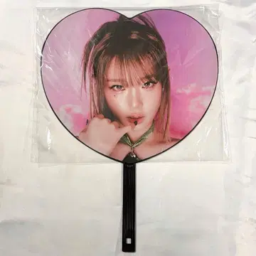 YENA 2026 LIVE TOUR 부채