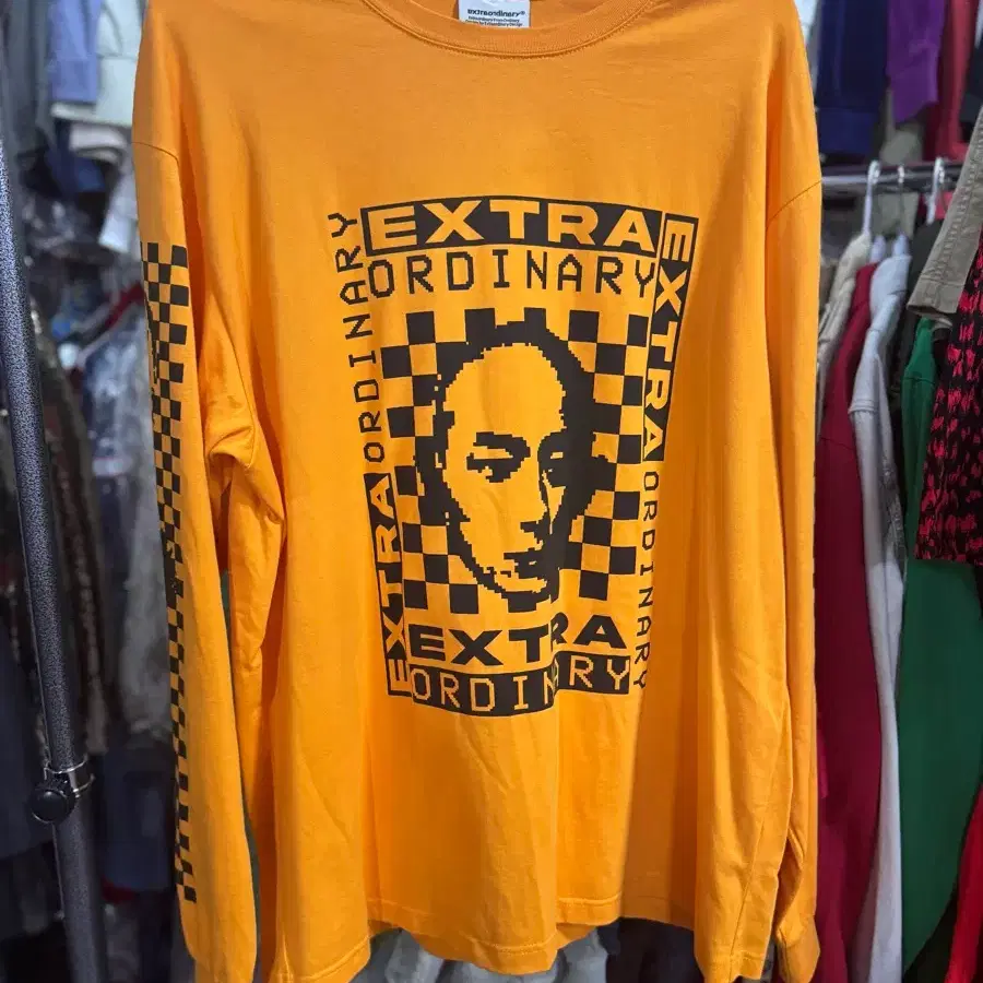 Extraordinary 오렌지 그래픽 롱슬리브 XL