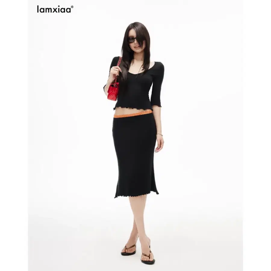 IAMXIAA 아엠시아 티셔츠 모달 하트넥 러플 슬림핏 탑