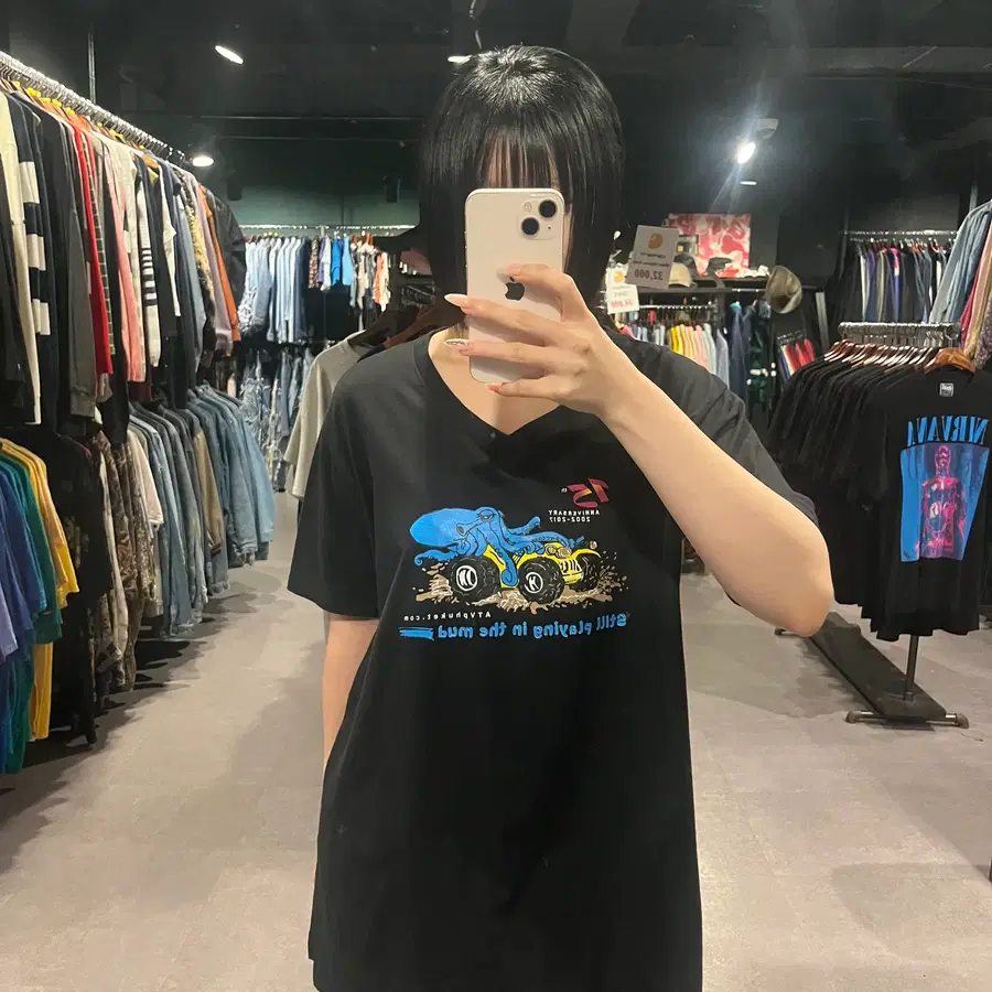 (883) VTG 빈티지 레터링 프린팅 브이넥 반팔 티셔츠