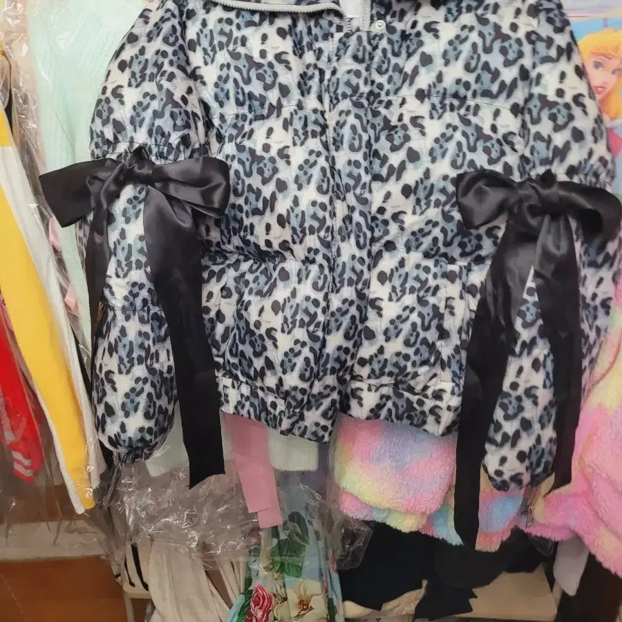 레오파드 퍼 후드집업 리본 디테일 수입L