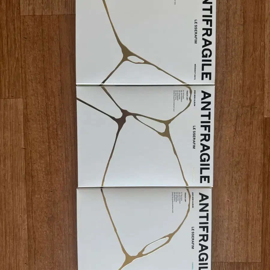 르세라핌 미니 2집 ANTIFRAGILE 포토북 버전 3종 세트