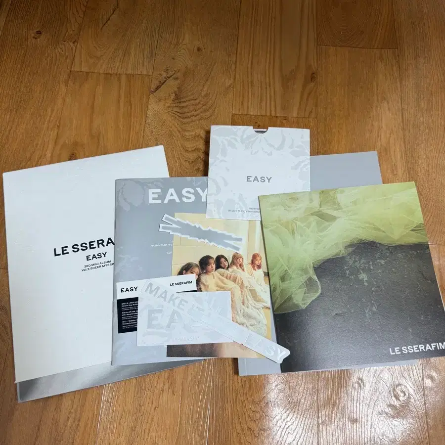 르세라핌 LE SSERAFIM EASY 미니 3집 Vol.3 앨범 판매 (포카 없음)