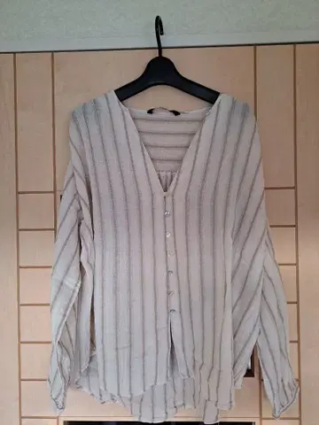 ZARA 스트라이프 패턴 V넥 긴팔 블라우스 베이지 린넨