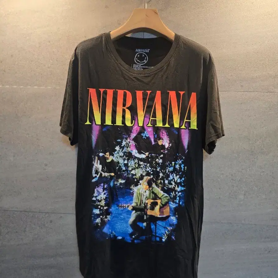 NIRVANA 오피셜굿즈. 정품. 반팔티셔츠.