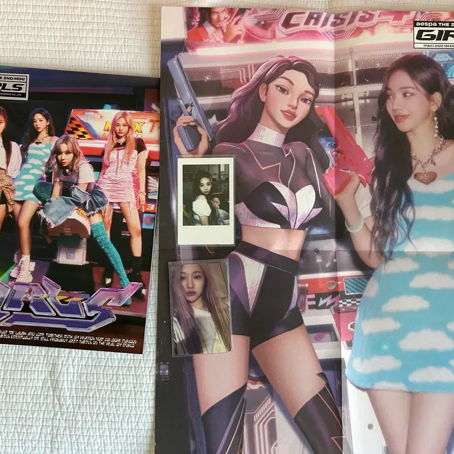 에스파 걸스 girls 앨범 포스터 닝닝 포카 폴라