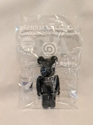 MEDICOMTOY BE@RBRICK 48 릴리즈 캠페인 MEDICOMTOY PLUS 블랙 100% 시리즈 48