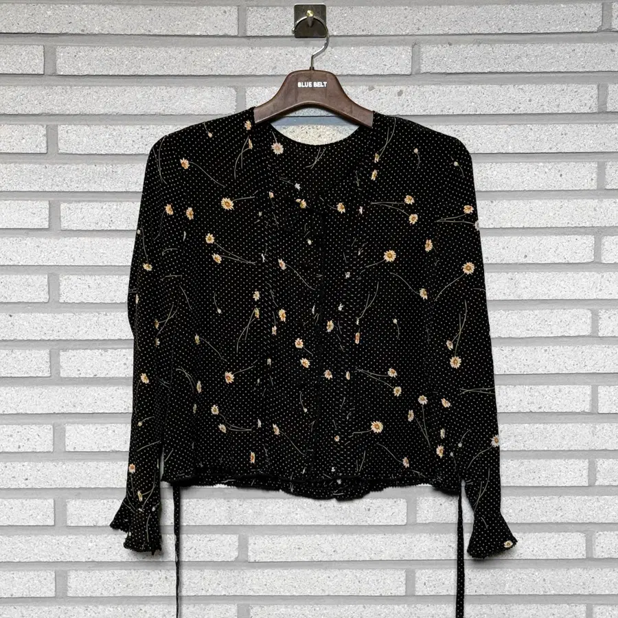 JPN VINTAGE 블라우스 플라워 프린팅 디테일 블랙