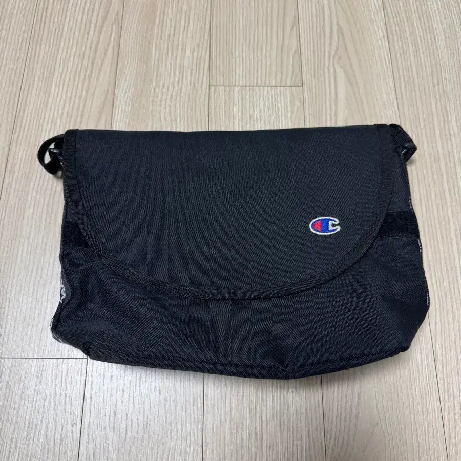 챔피온 메신저백