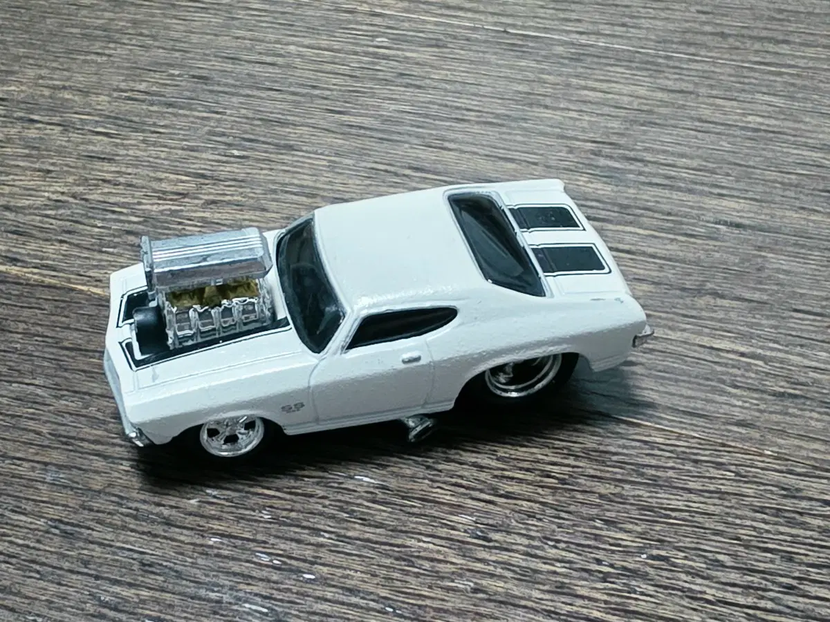 머슬 머신 1969 쉐보레 쉐벨 SS 1:64 다이캐스트