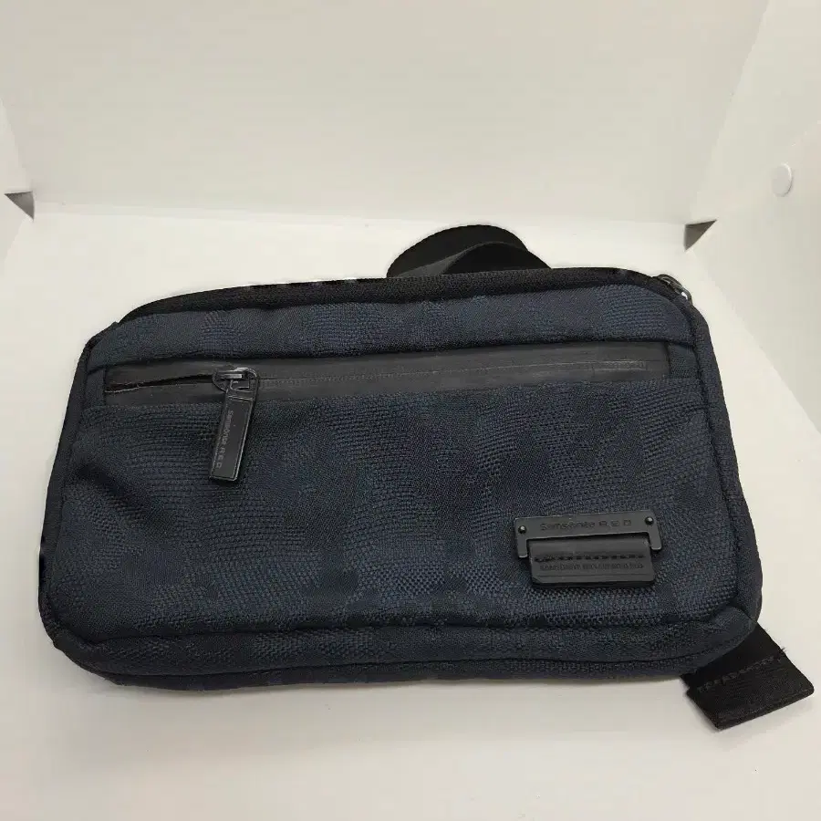 샘소나이트 레드 힙색